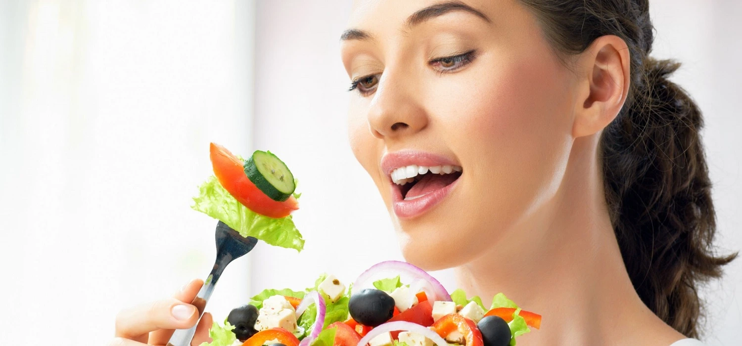 woman-eating-healthy-foods
