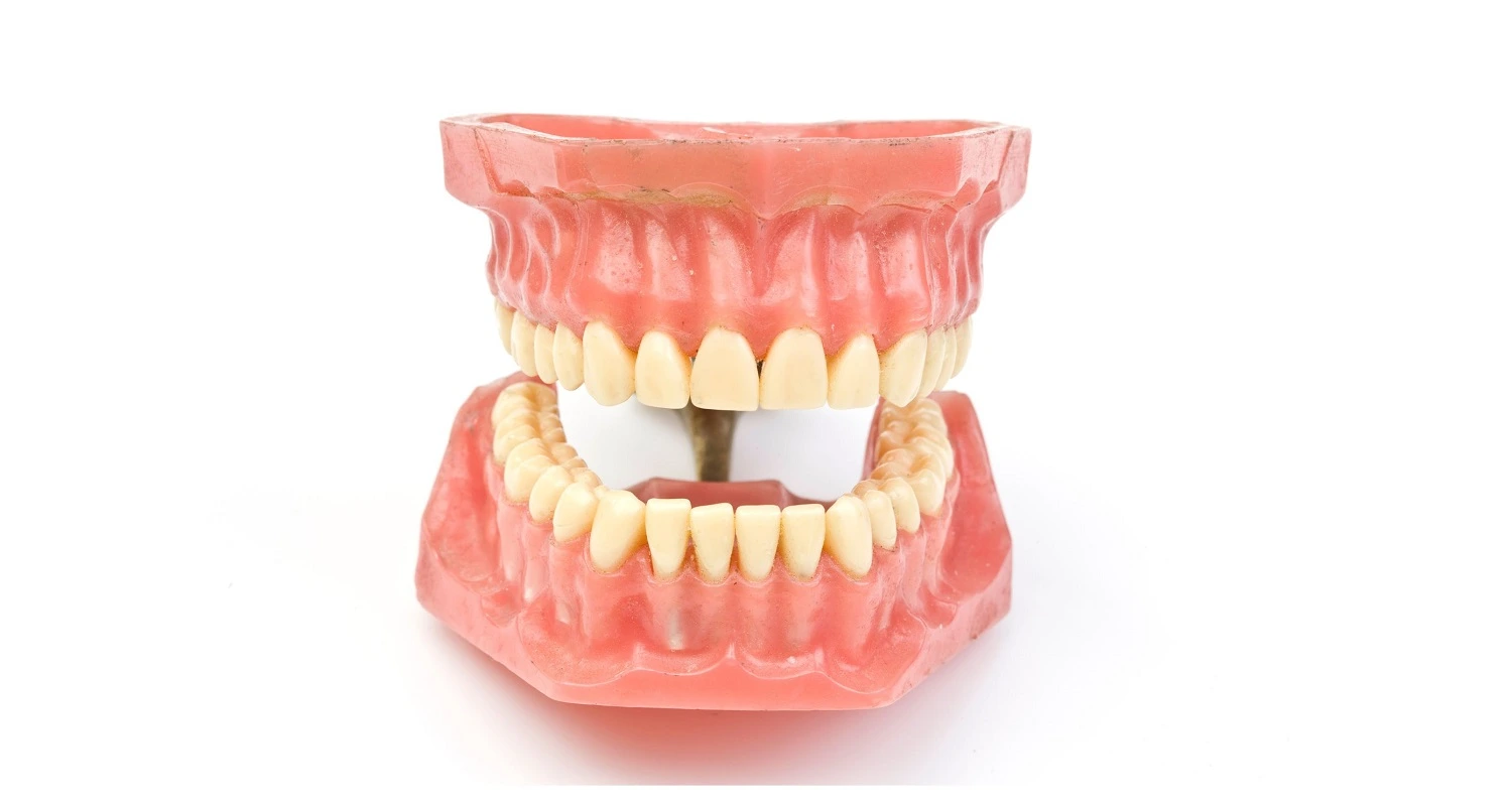 teeth stain color in denture