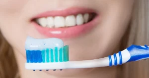 pasta de dientes para las encías