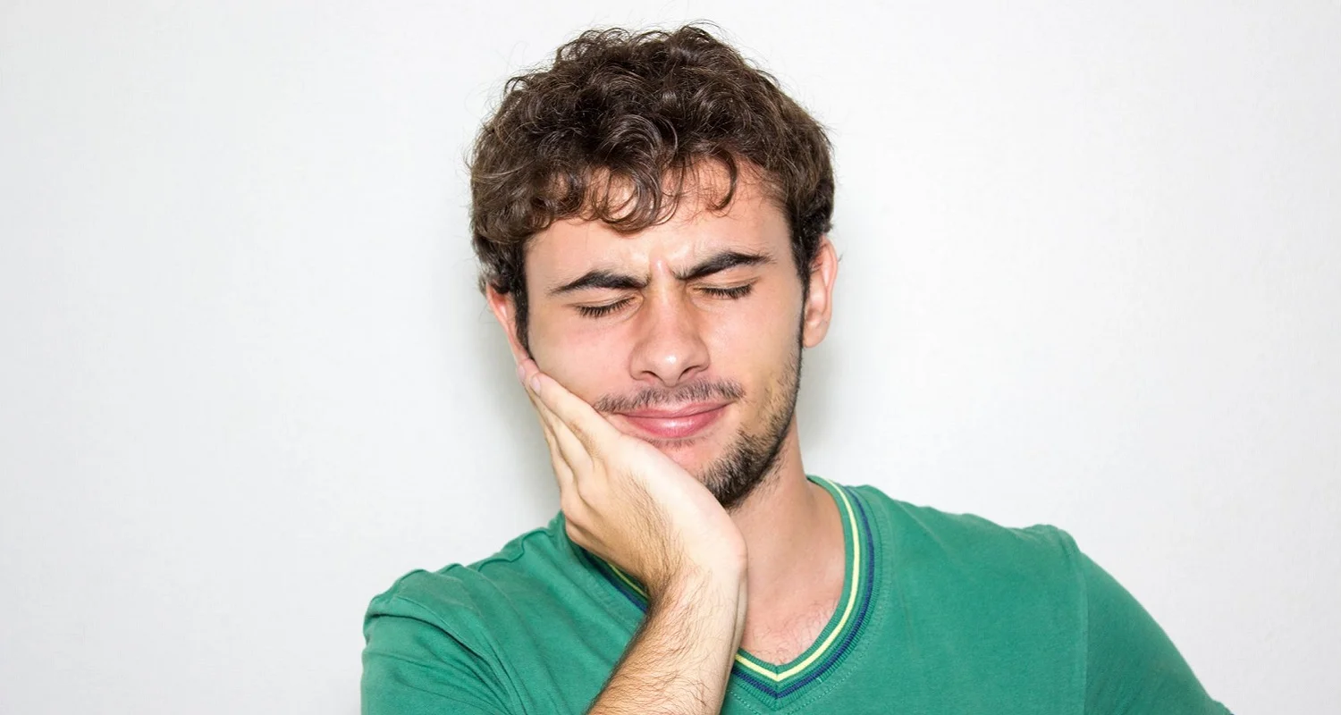 ¿Cuáles son los síntomas de la osteonecrosis mandibular?