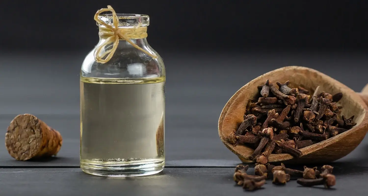 clove-essential-oil-for-toothache