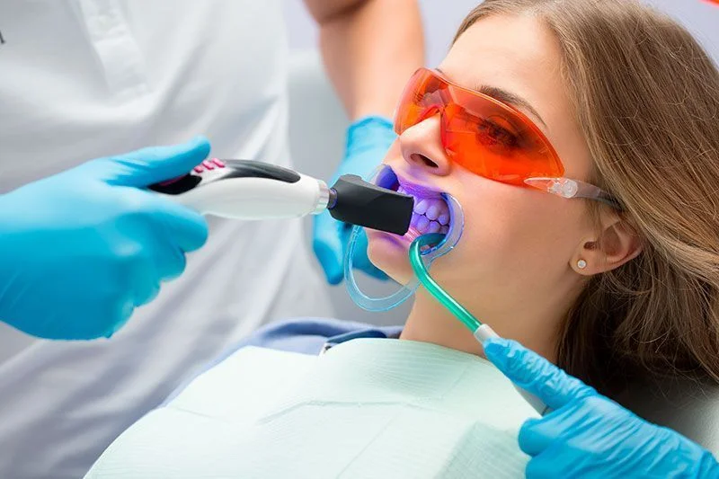 4 Detailed DIY Teeth Whitening Methods: Risks and Warnings