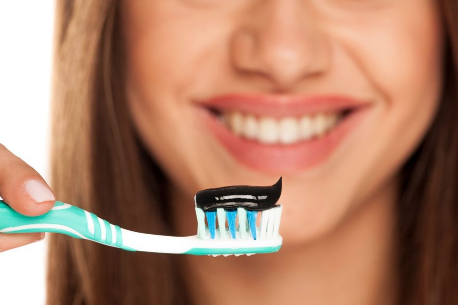 7 Facts About Activated Charcoal for Natural Teeth Whitening
