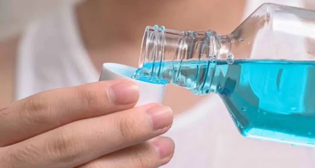 Enjuague bucal de peróxido de hidrógeno para blanqueamiento dental natural