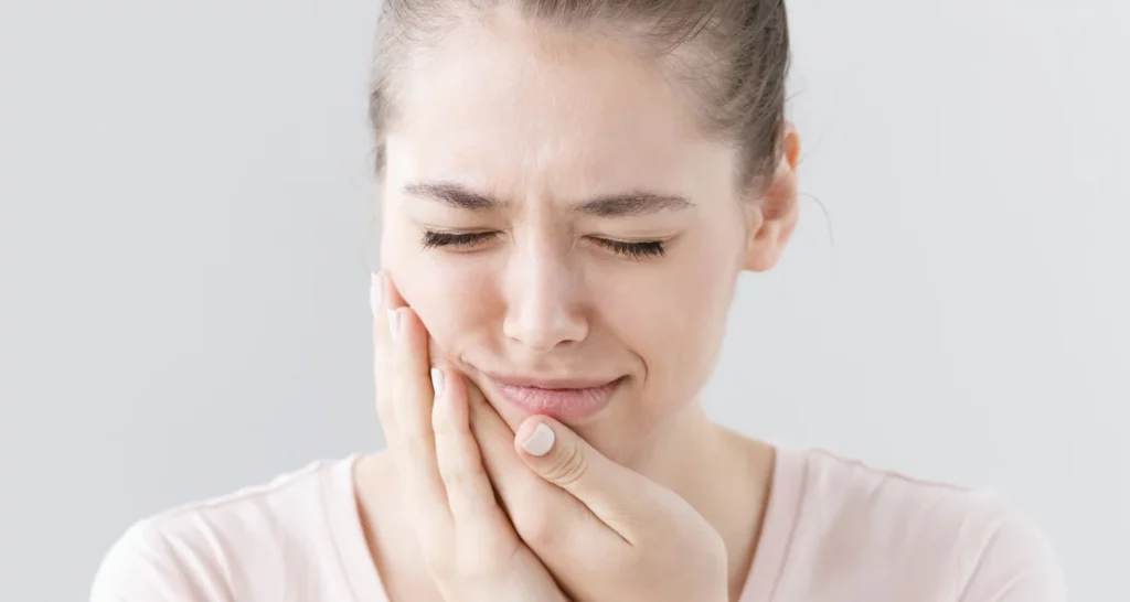 What causes a toothache