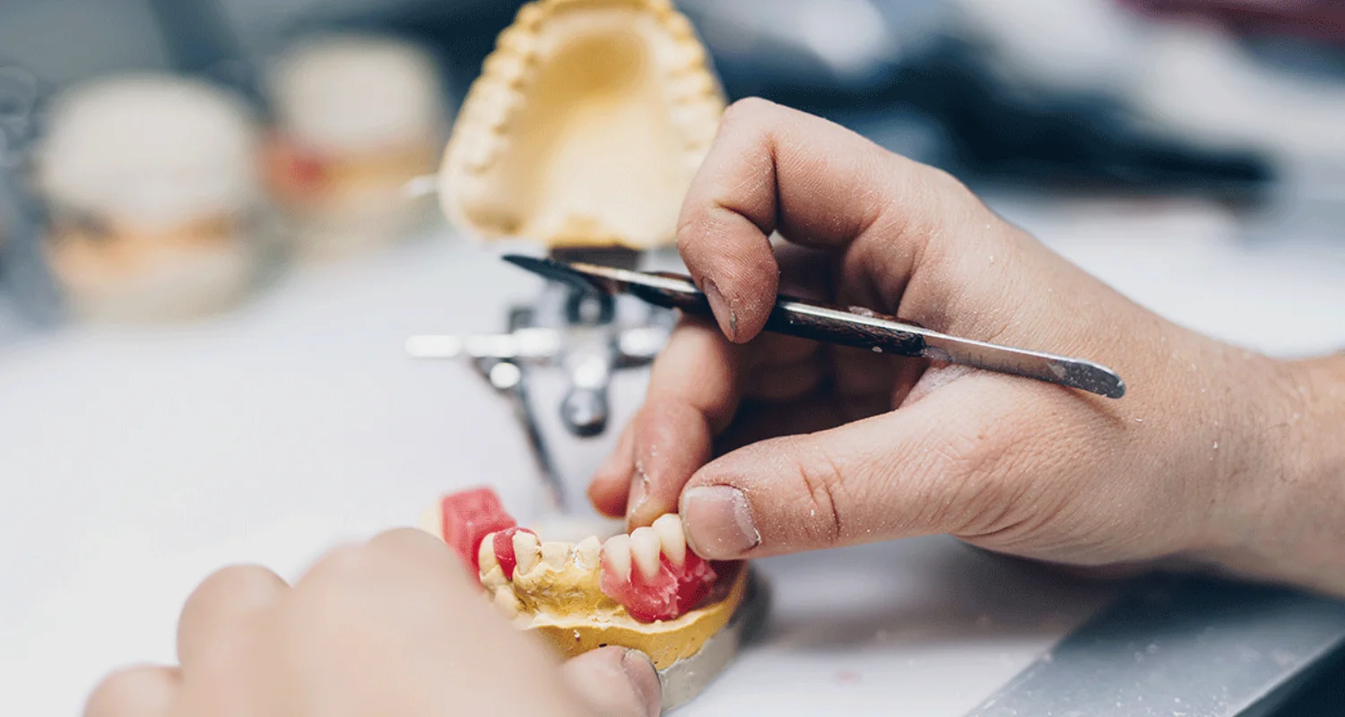 2 - Materials and tools you will need to make homemade Halloween teeth