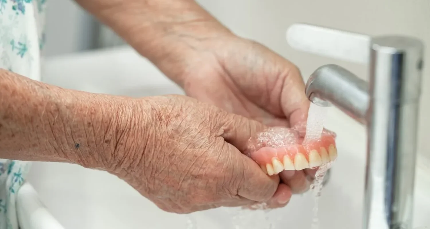 4- What to Avoid While cleaning your dentures - denture care