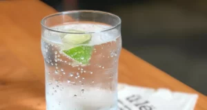 Todos los artículos 94 1 - ¿El agua carbonatada hace daño en los dientes