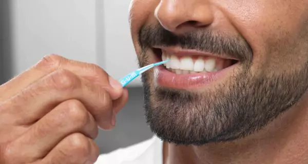 How interdental brushes improve oral health