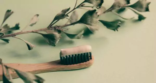 Choosing a quality natural toothpaste