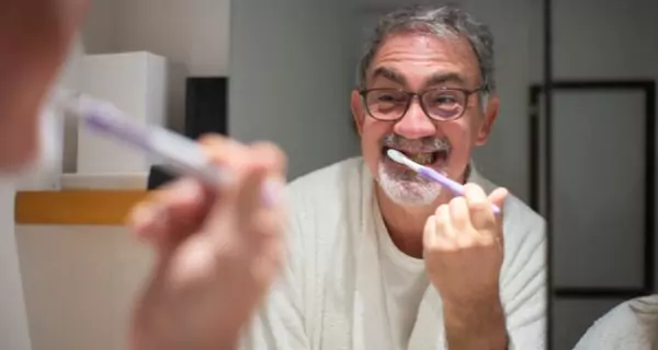 Cuidados de salud oral en la ELA según cada etapa