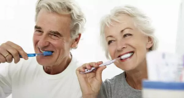 Daily habits to protect your mouth