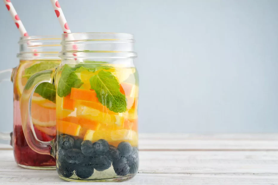 ¿Cómo preparar agua infusionada para cuidar tu sonrisa?
