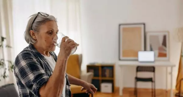 How Does Staying Hydrated Help Oral Health in Alzheimer’s Patients?