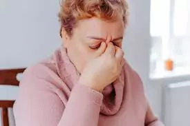 ¿Qué es la miastenia gravis y cómo afecta la salud bucal?