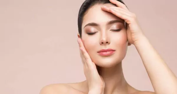 What are the aesthetic benefits of Botox around the mouth?