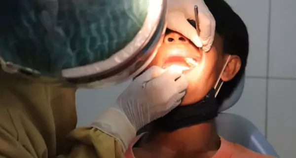 What are the treatment options for a failed implant?