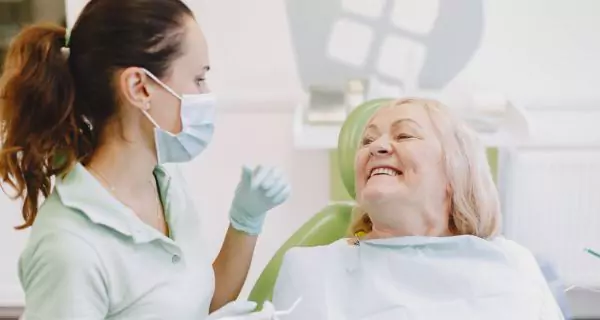 ¿Por qué es importante visitar al dentista regularmente?