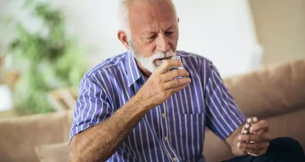 ¿Qué enfermedades dentales en ancianos necesitan atención?