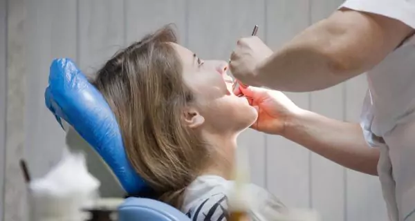 ¿Qué recomiendan los odontólogos para prevenir emergencias dentales durante celebraciones?