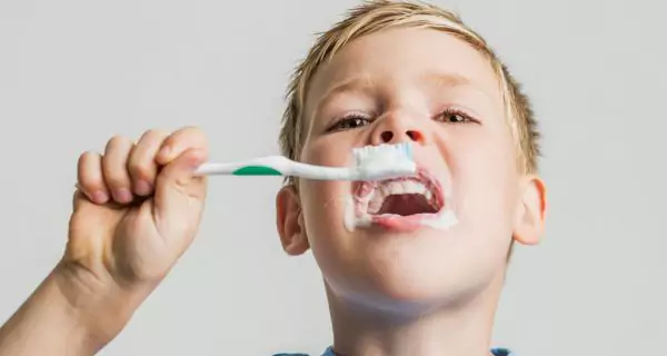 What do kids ages 3 to 7 need for healthy teeth?