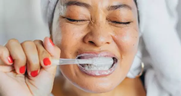 Can lingual papillitis be prevented?