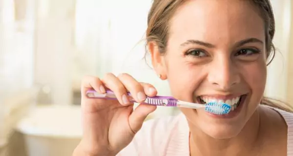 Can teeth polishing be done at home?