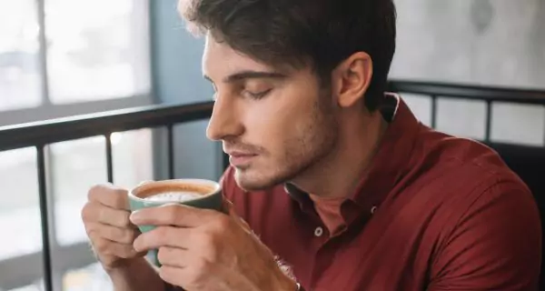 How do habits, foods, and drinks affect breath?