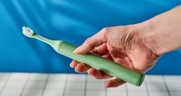 What toothbrushes work better with less effort?