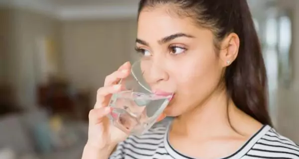 ¿Cómo prevenir los efectos de la malnutrición en dientes y encías?