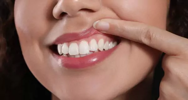 How does tofu benefit oral health?