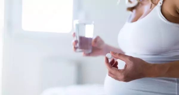 ¿Por qué es importante el ácido fólico durante el embarazo?