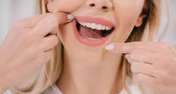 ¿Qué hábitos de higiene bucal ayudan a prevenir la caries?