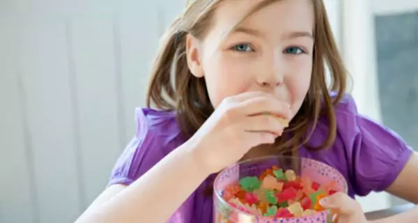 ¿Quién está en mayor riesgo de problemas orales por multivitamínicos?