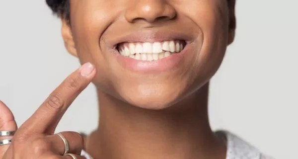 ¿Cuáles son los beneficios de dejar de morderse las uñas?