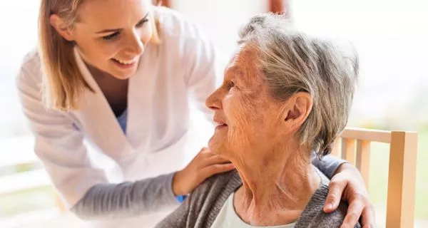 ¿Cómo prevenir la pérdida dental por caries en ancianos? 13 5. ¿Por qué revisar tus medicamentos?