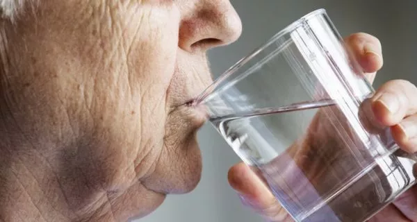 How to Prevent Tooth Decay and Tooth Loss in Seniors? 12 How can you manage dry mouth?