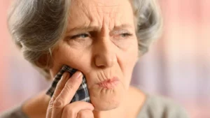 ¿Cómo prevenir la pérdida dental por caries en ancianos?