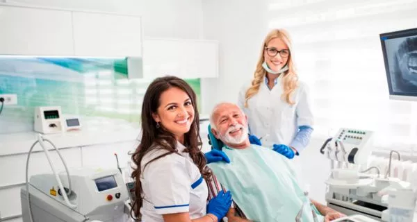 ¿Cómo puede la mala higiene bucal aumentar el riesgo de Alzheimer? 12 ¿Por qué las visitas al dentista son tan importantes?