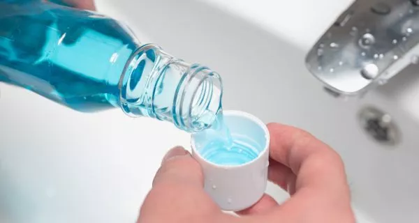 ¿Es bueno el té verde para la salud bucal? 12 Is green tea better than traditional oral care products?