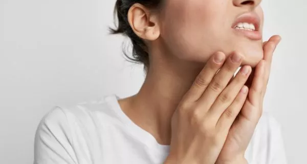 What Is Trench Mouth and Why Is It Dangerous? 10 What are the signs and symptoms of trench mouth?